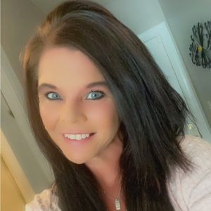 Meet your Posher, Deborah